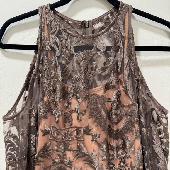 True Decadence Women's 6 Maxi Formal Dress Brown Wedding Cold Shoulder - Picture 5 of 14